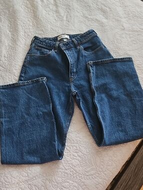 Abercrombie & Fitch Medium Blue High-Rise Curve Love Relaxed Jeans Size 4Short